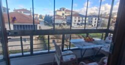 KARASU’DA DENİZE 150 m MESAFEDE MUTFAK AYRI FIRSAT DAİRE